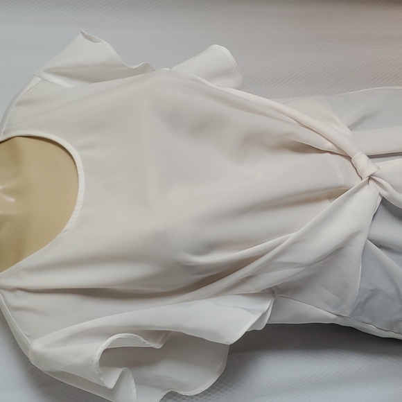 Marc New York Ruffle sleeve White top Blouse Size L - Picture 2 of 10